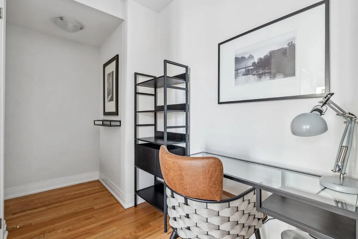 Stunning 2Br Toronto Retreat, Patio & Parking Apartamento Canadá