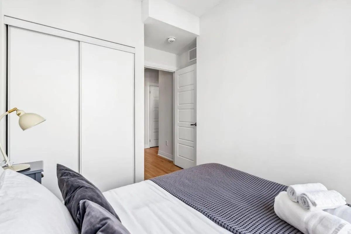 Ferienwohnung Stunning 2Br Toronto Retreat, Patio & Parking