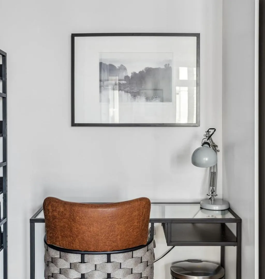 Apartment Ferienwohnung Stunning 2Br Toronto Retreat, Patio & Parking