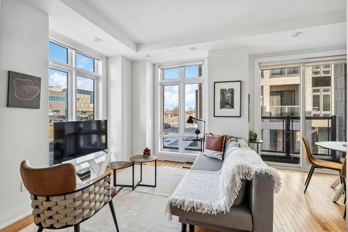 Ferienwohnung Stunning 2Br Toronto Retreat, Patio & Parking